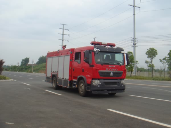 重汽T5G 6-7吨水罐消防车