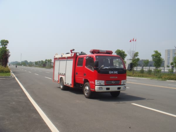 东风小多利卡3吨水罐消防车（国五）